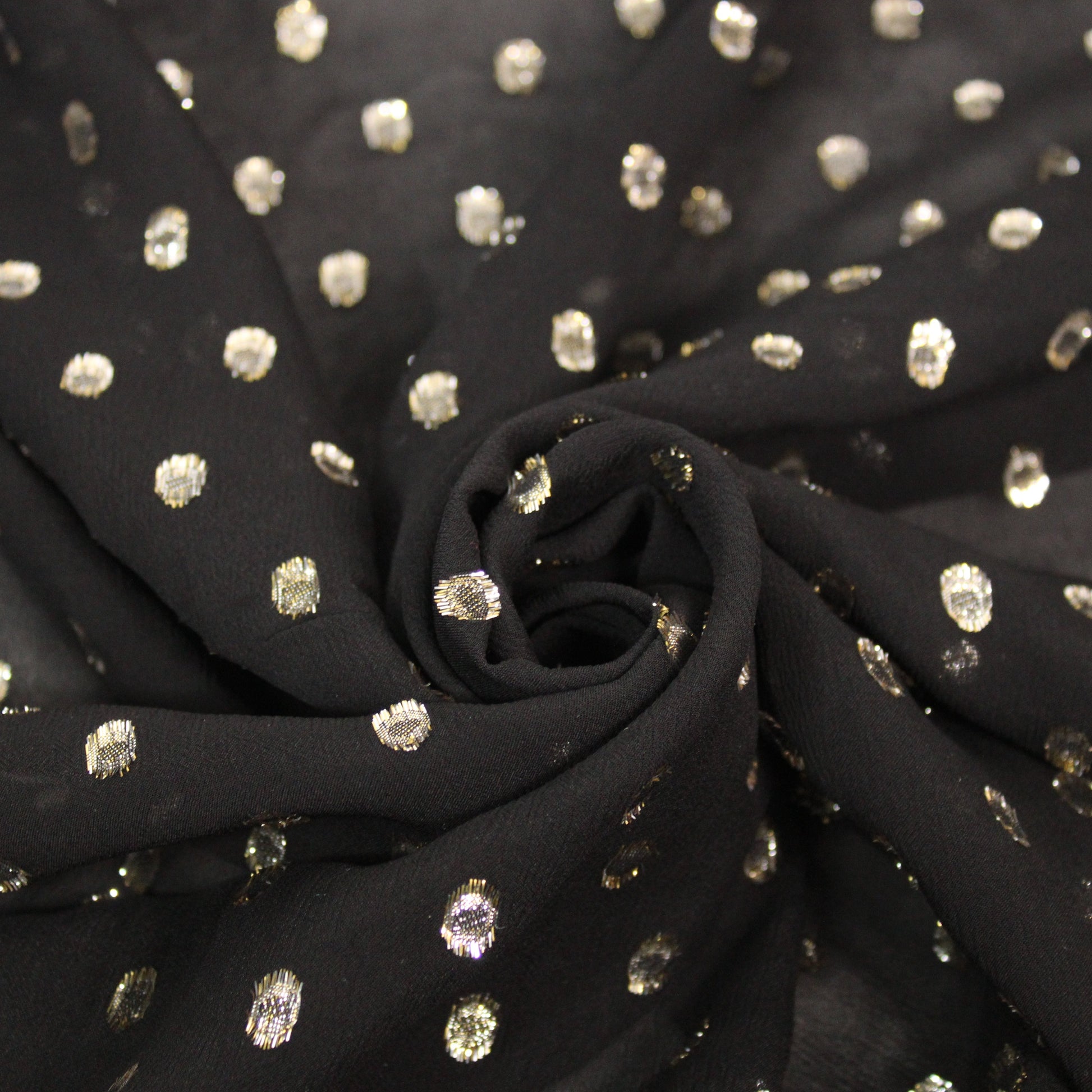 Tissu voile de viscose - noir à pois doré - photo 1/5 | So Tissus