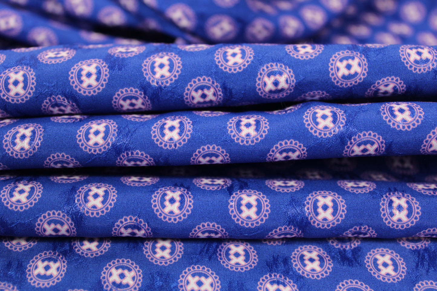 Tissu viscose - imprimé circulaire - rose et bleu - photo 2/5 | So Tissus