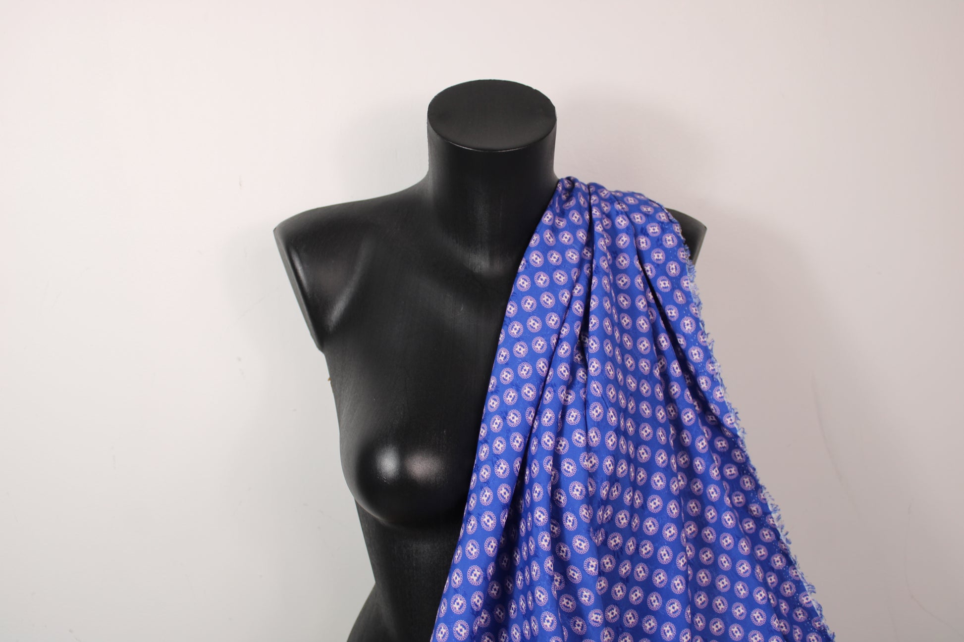 Tissu viscose - imprimé circulaire - rose et bleu - photo 3/5 | So Tissus