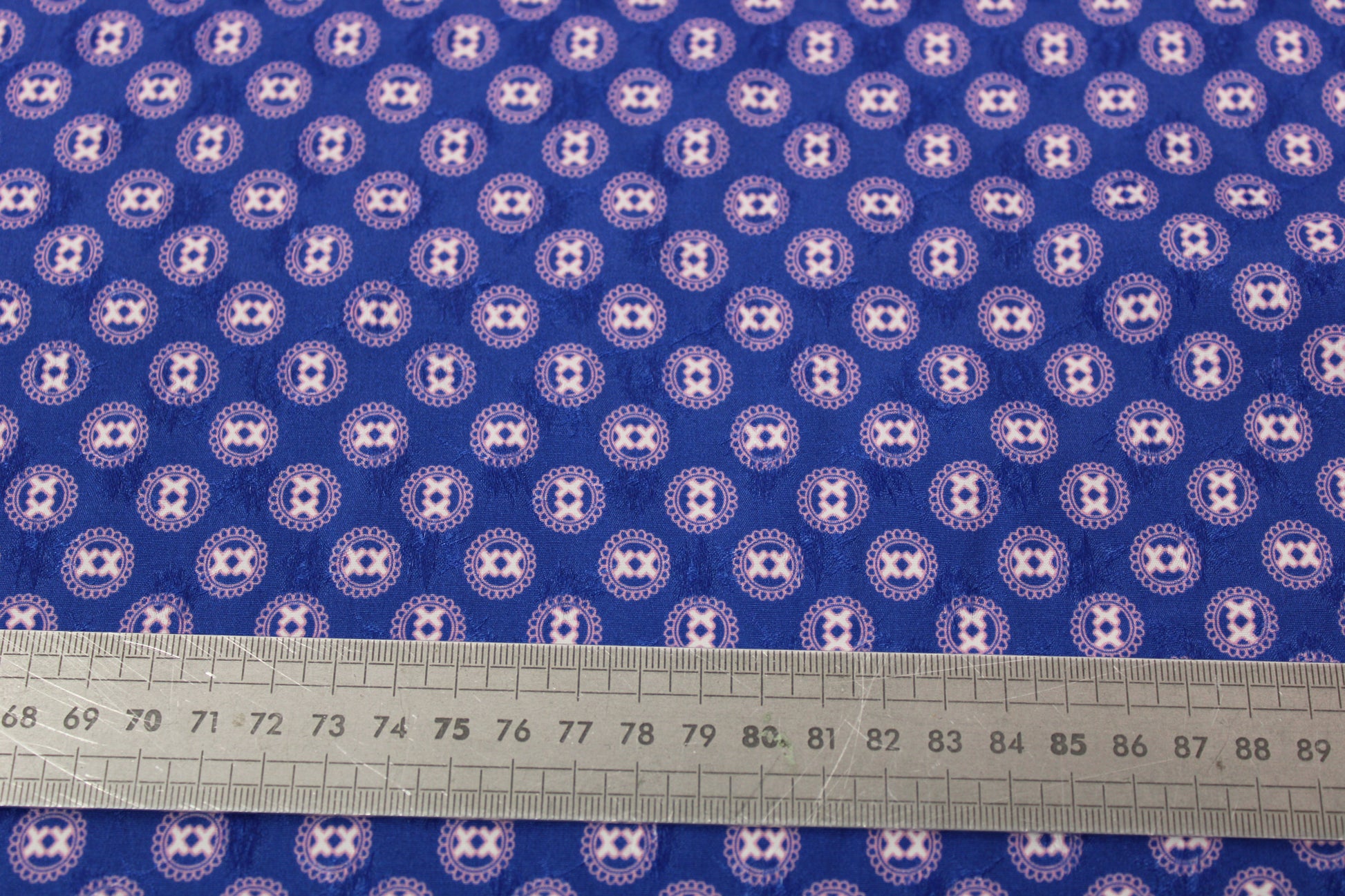 Tissu viscose - imprimé circulaire - rose et bleu - photo 5/5 | So Tissus