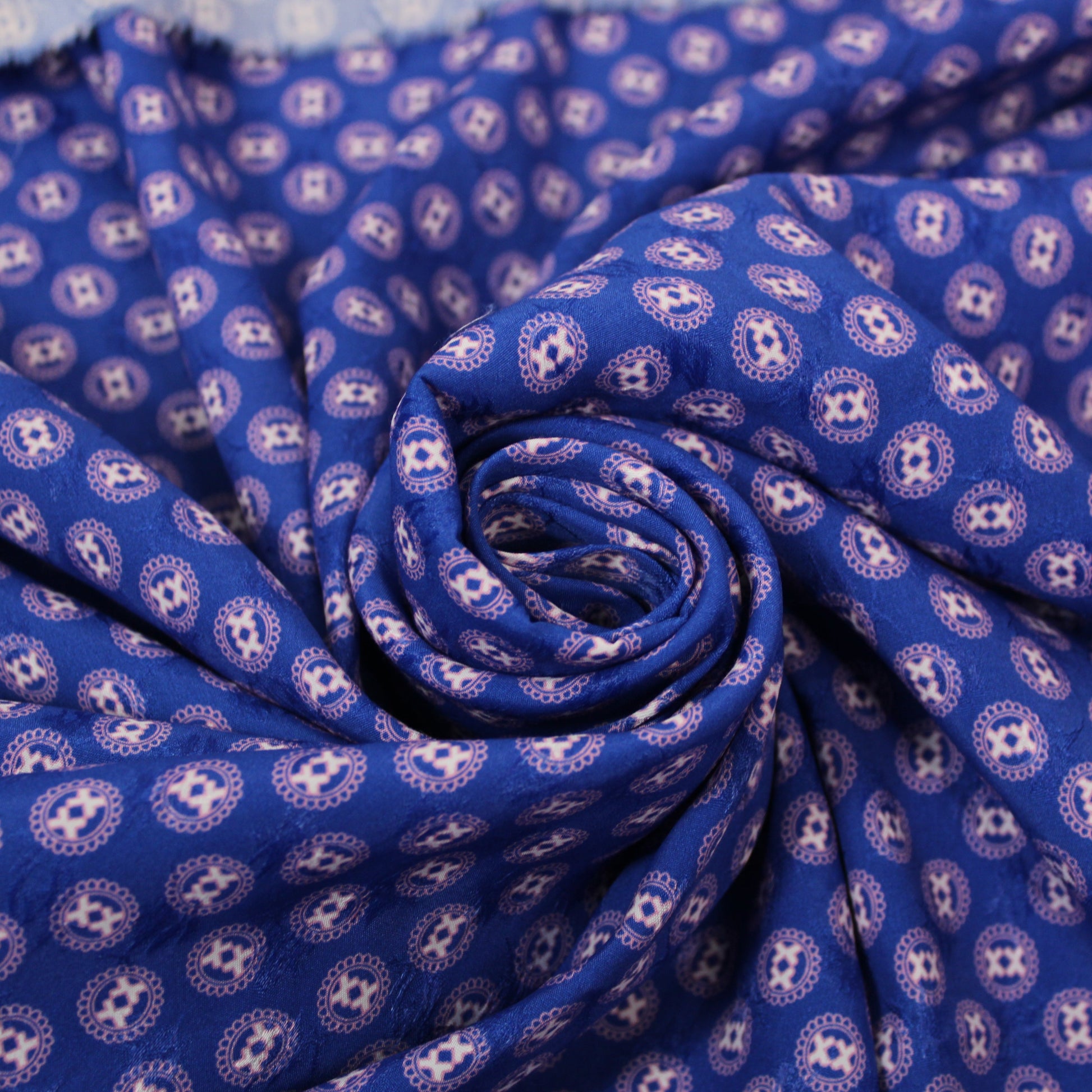 Tissu viscose - imprimé circulaire - rose et bleu - photo 1/5 | So Tissus