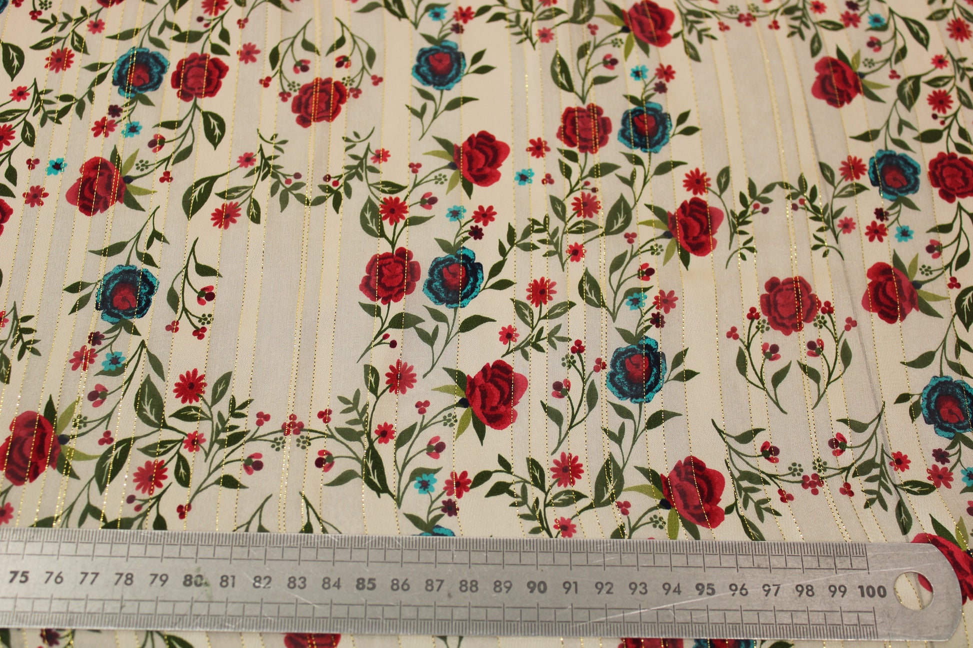 Tissu mousseline de soie - à rayures - imprimé fleuri - ton blanc et rouge - photo 5/5 | So Tissus