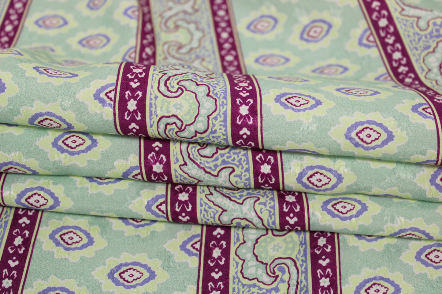 Tissu viscose - imprimé abstrait - rayure violette - ton vert d'eau - photo 2/5 | So Tissus