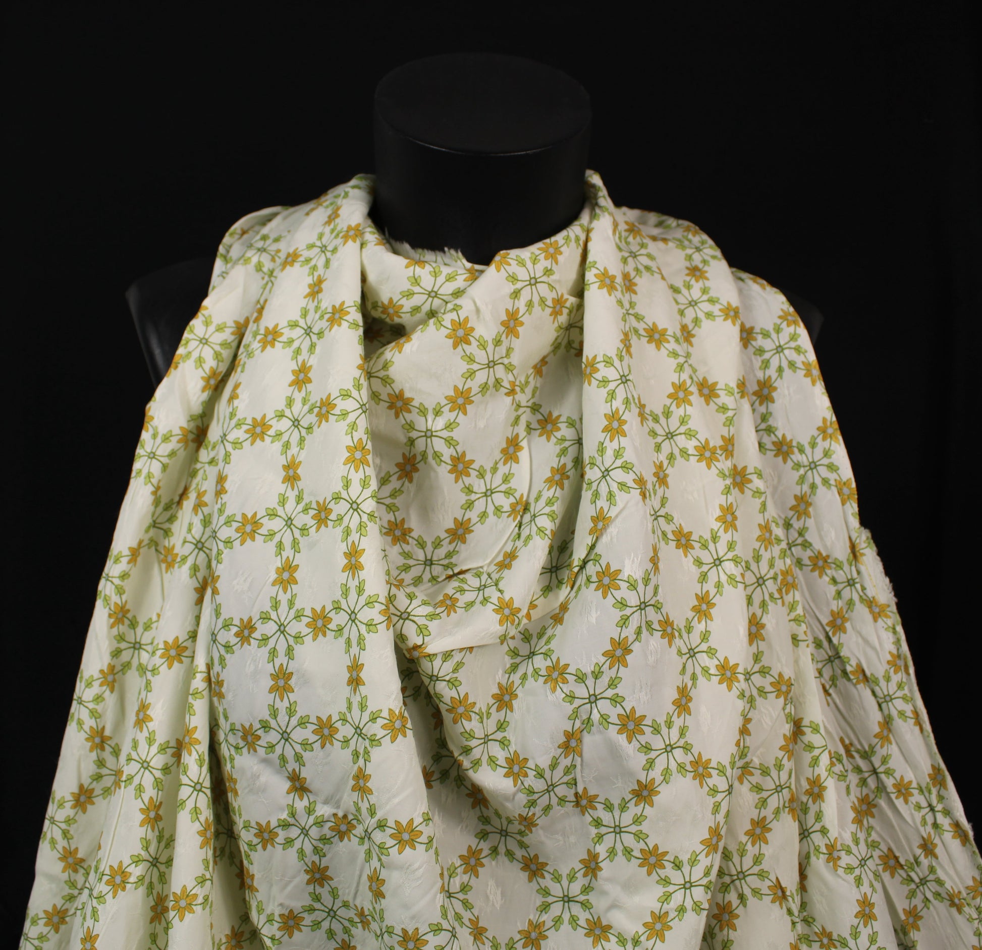 Tissu viscose - imprimé fleuri - jaune et vert - photo 4/5 | So Tissus