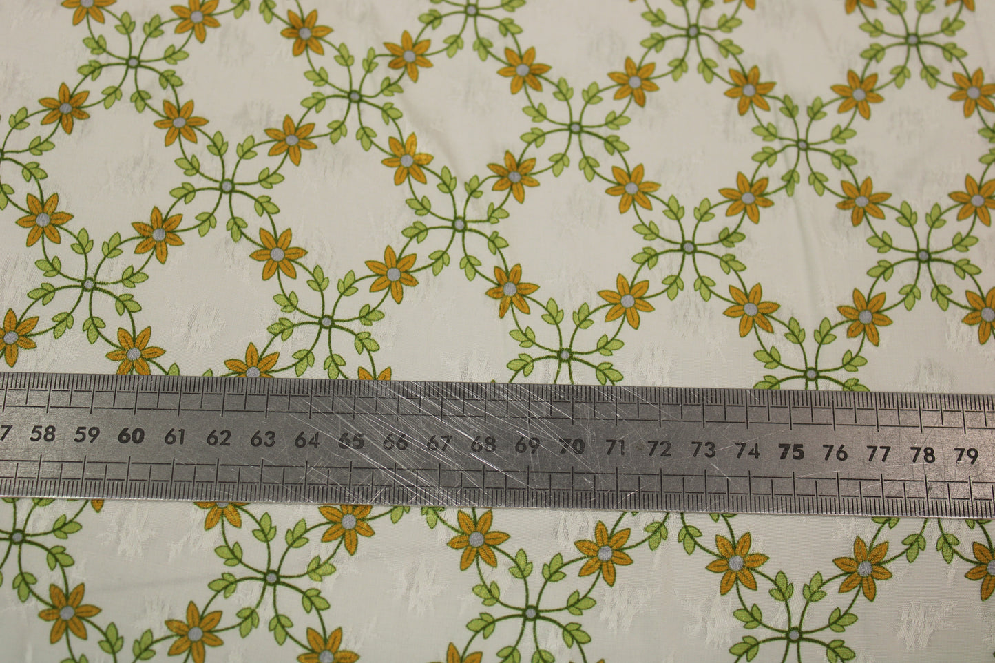 Tissu viscose - imprimé fleuri - jaune et vert - photo 5/5 | So Tissus