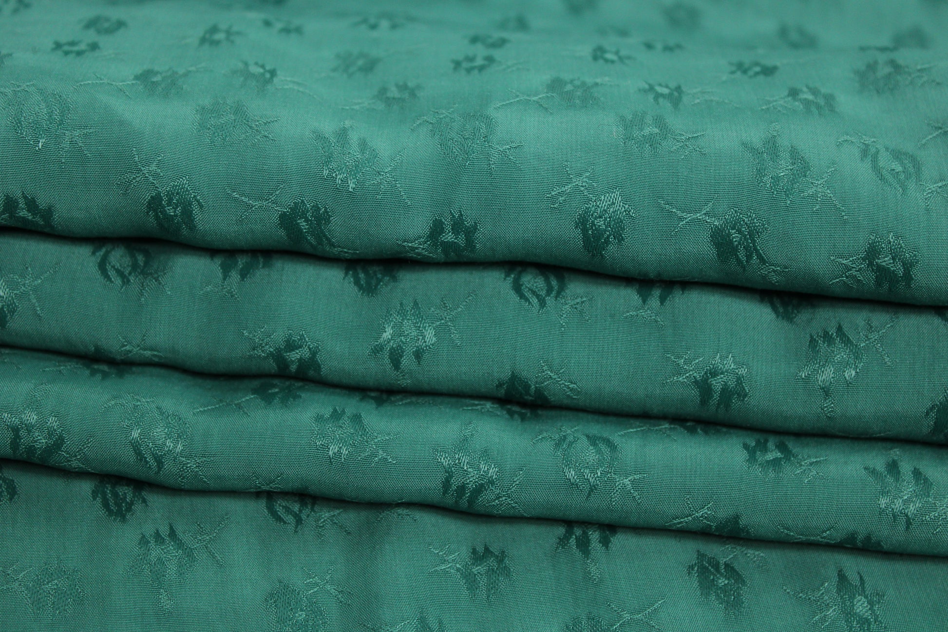Tissu viscose - imprimé petite fleur ton sur ton - vert sapin - photo 2/5 | So Tissus