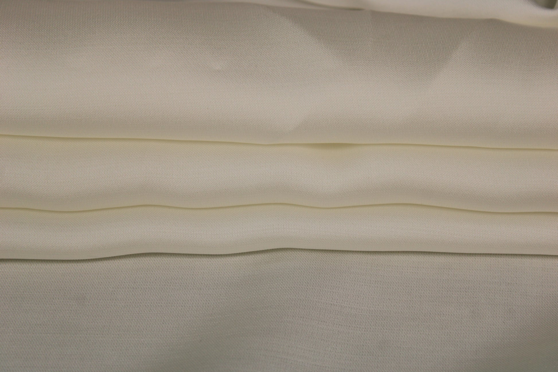 Tissu satin de viscose - blanc - photo 2/4 | So Tissus