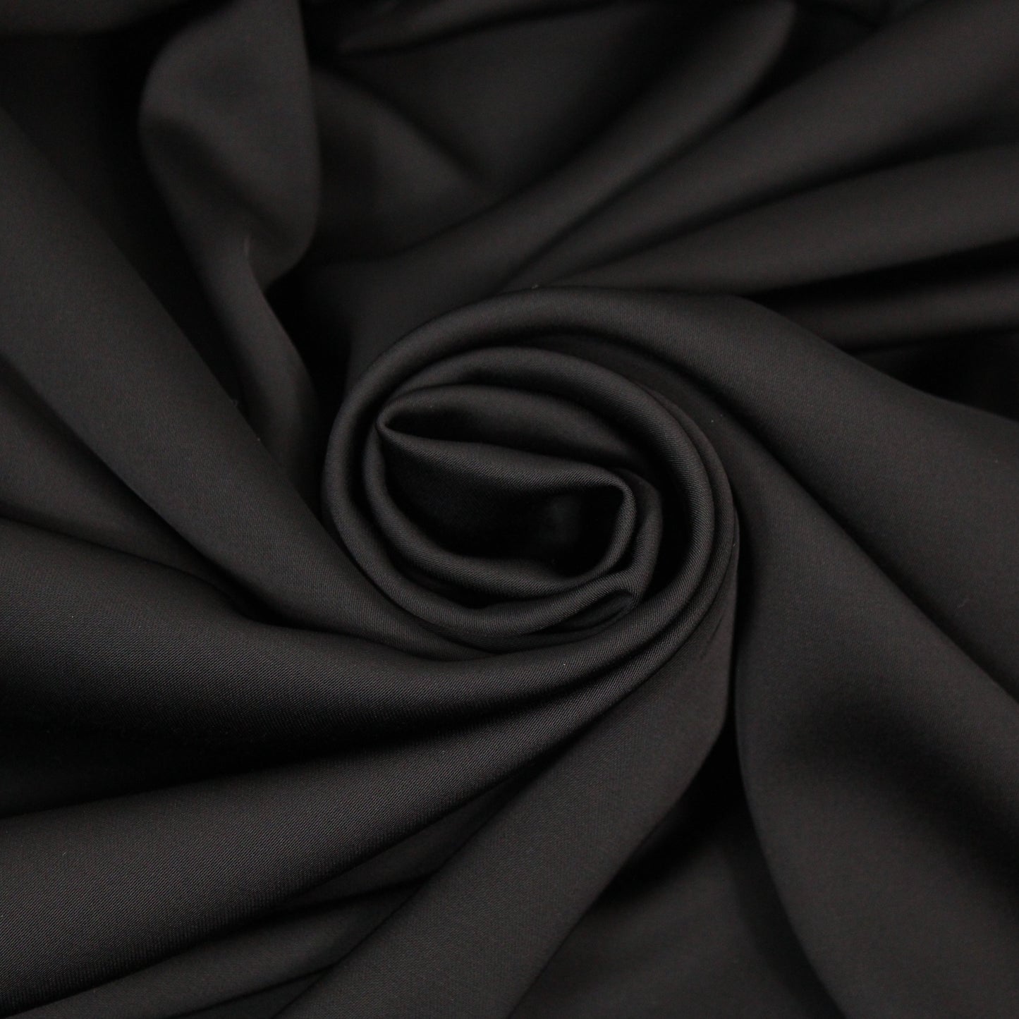 Tissu satin de viscose - noir - photo 1/4 | So Tissus