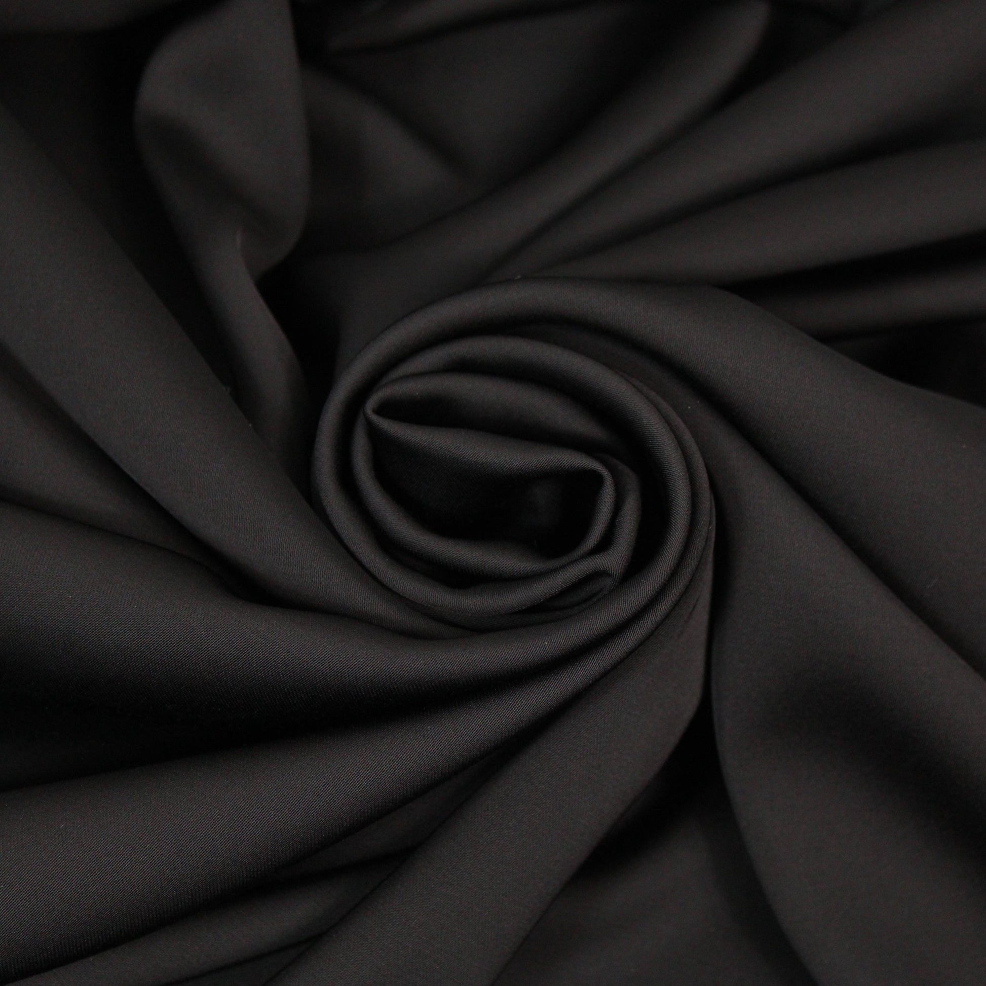 Tissu satin de viscose - noir - photo 1/4 | So Tissus