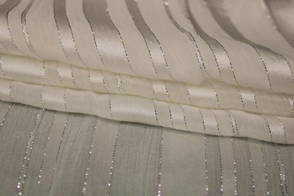 Tissu mousseline de soie - à rayures - blanc et argenté - photo 2/6 | So Tissus