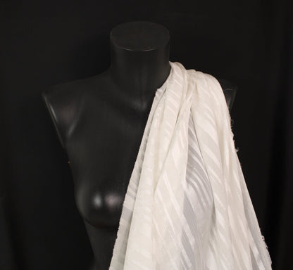 Tissu mousseline de soie - à rayures - blanc et argenté - photo 3/6 | So Tissus