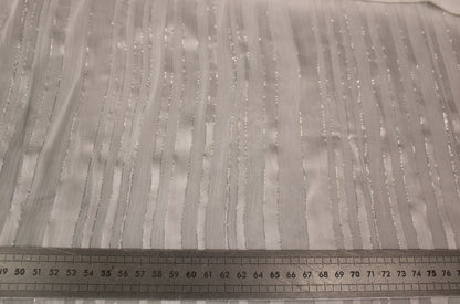 Tissu mousseline de soie - à rayures - blanc et argenté - photo 5/6 | So Tissus