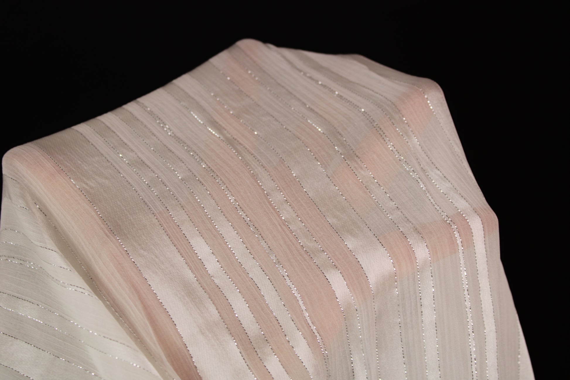 Tissu mousseline de soie - à rayures - blanc et argenté - photo 6/6 | So Tissus