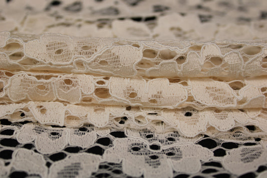 Tissu dentelle fleuri - écru - photo 2/5 | So Tissus