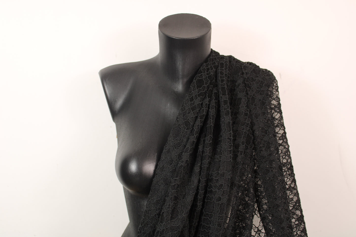 Tissu dentelle geométrique - noir - photo 3/5 | So Tissus