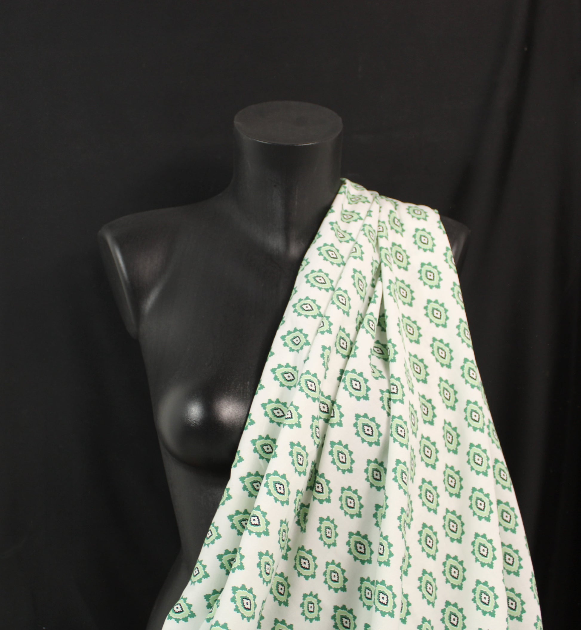 Tissu viscose - imprimé abstrait - vert - photo 3/5 | So Tissus