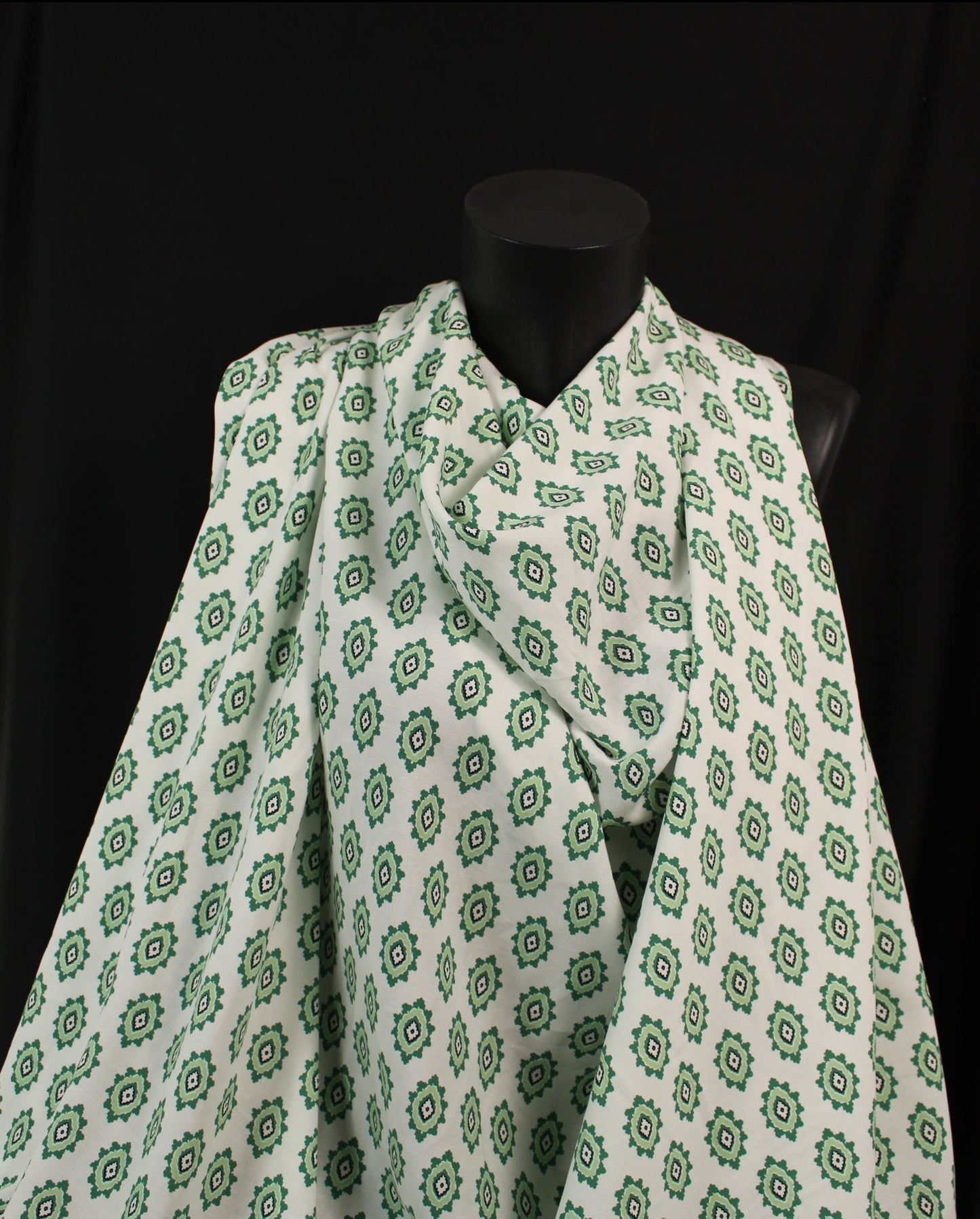 Tissu viscose - imprimé abstrait - vert - photo 4/5 | So Tissus