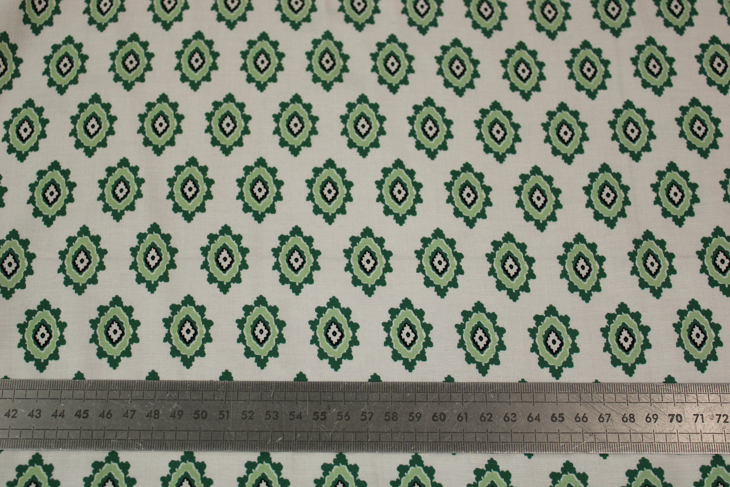 Tissu viscose - imprimé abstrait - vert - photo 5/5 | So Tissus