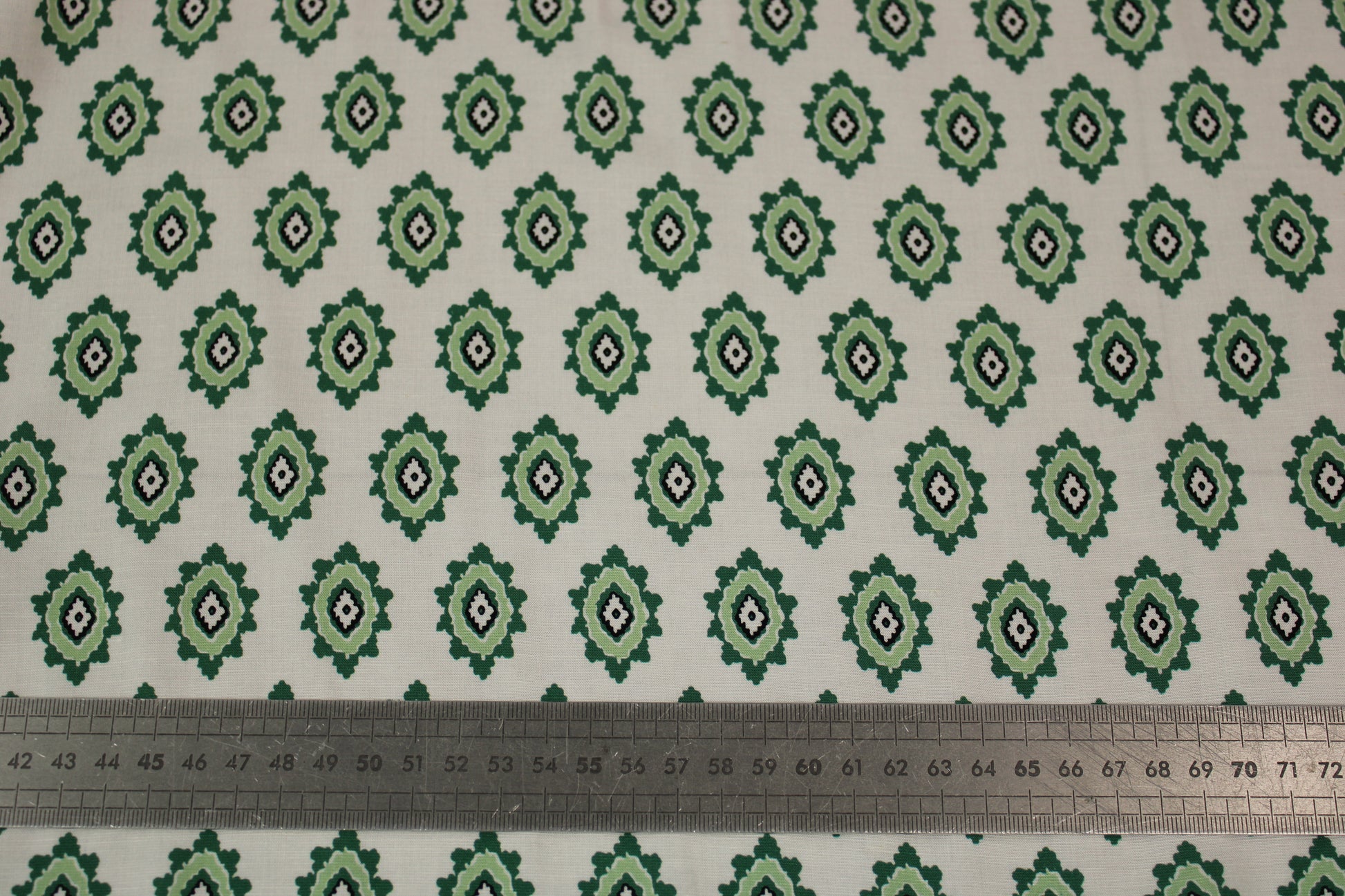 Tissu viscose - imprimé abstrait - vert - photo 5/5 | So Tissus