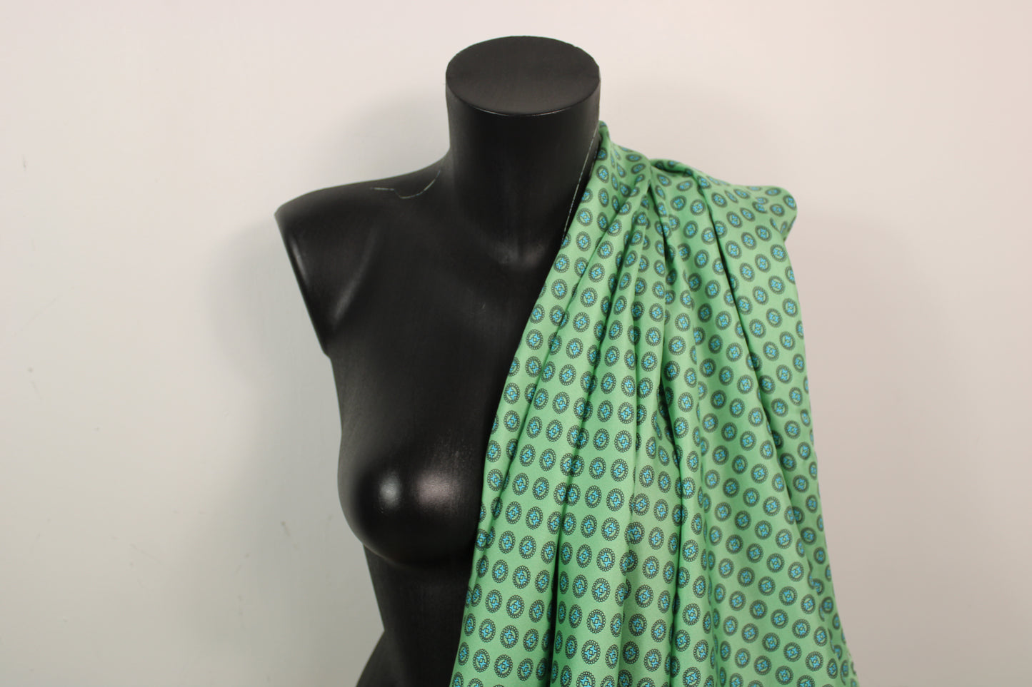 Tissu twill de soie - imprimé circulaire - vert d'eau et bleu - photo 3/5 | So Tissus