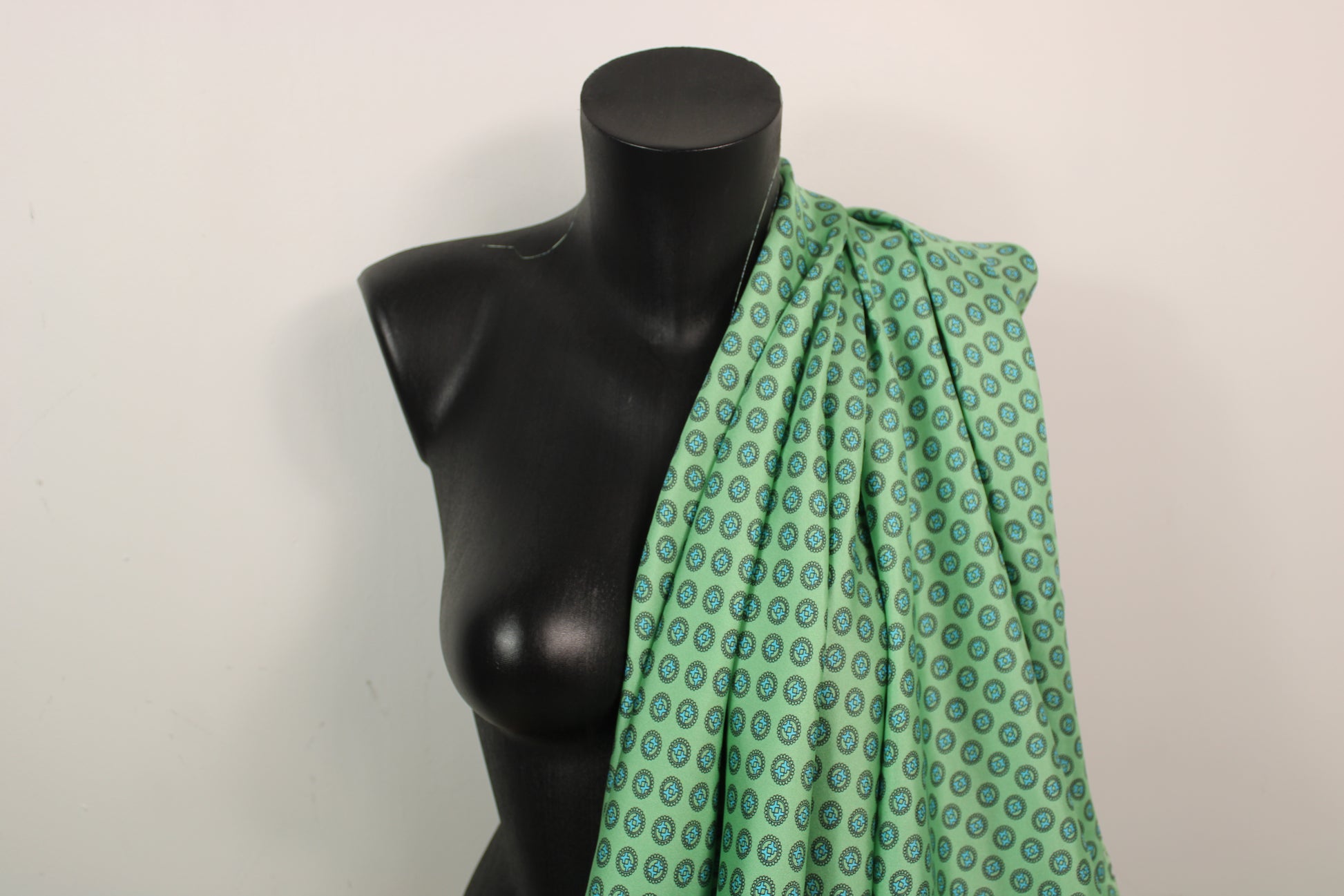 Tissu twill de soie - imprimé circulaire - vert d'eau et bleu - photo 3/5 | So Tissus