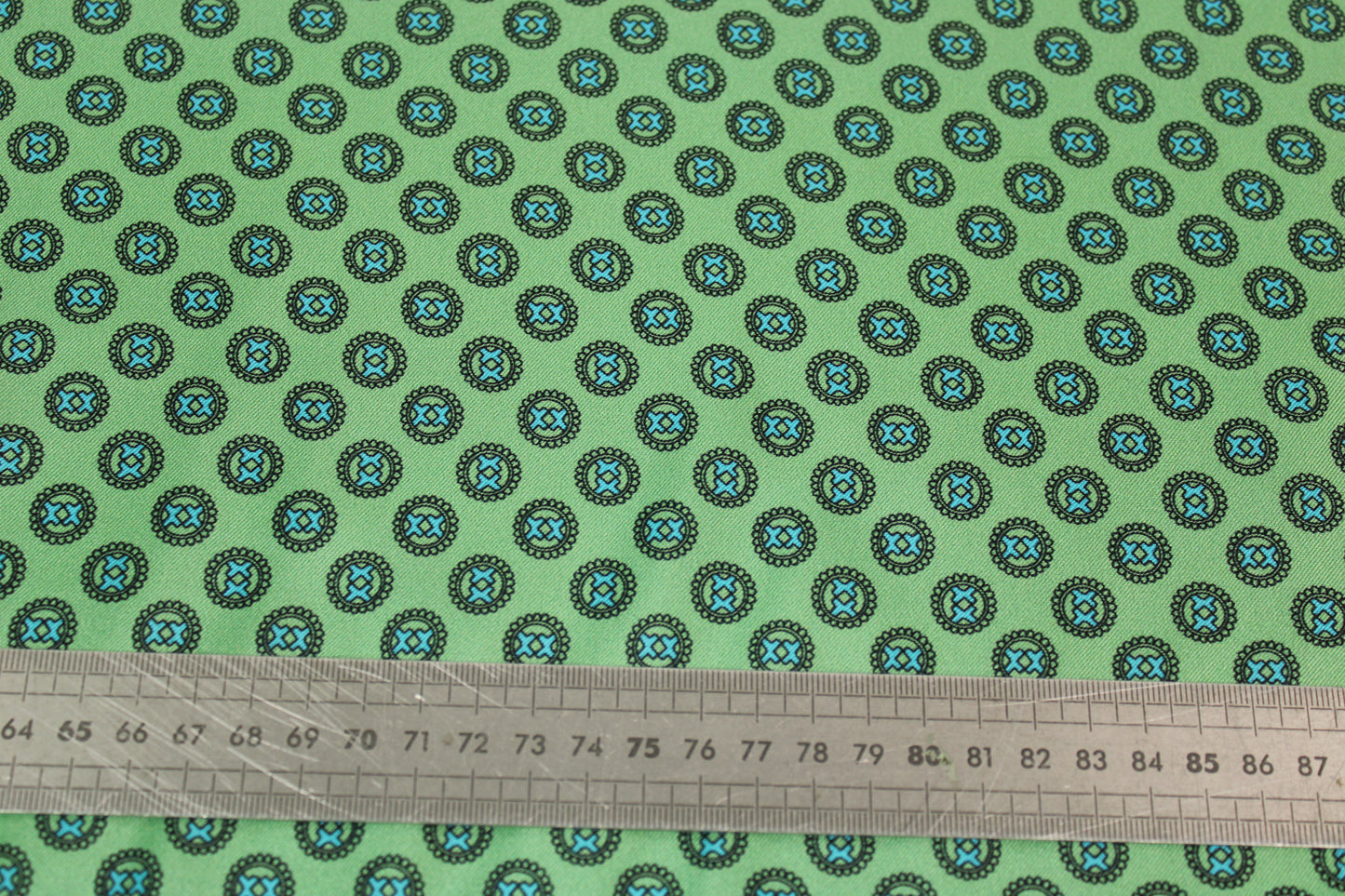 Tissu twill de soie - imprimé circulaire - vert d'eau et bleu - photo 5/5 | So Tissus