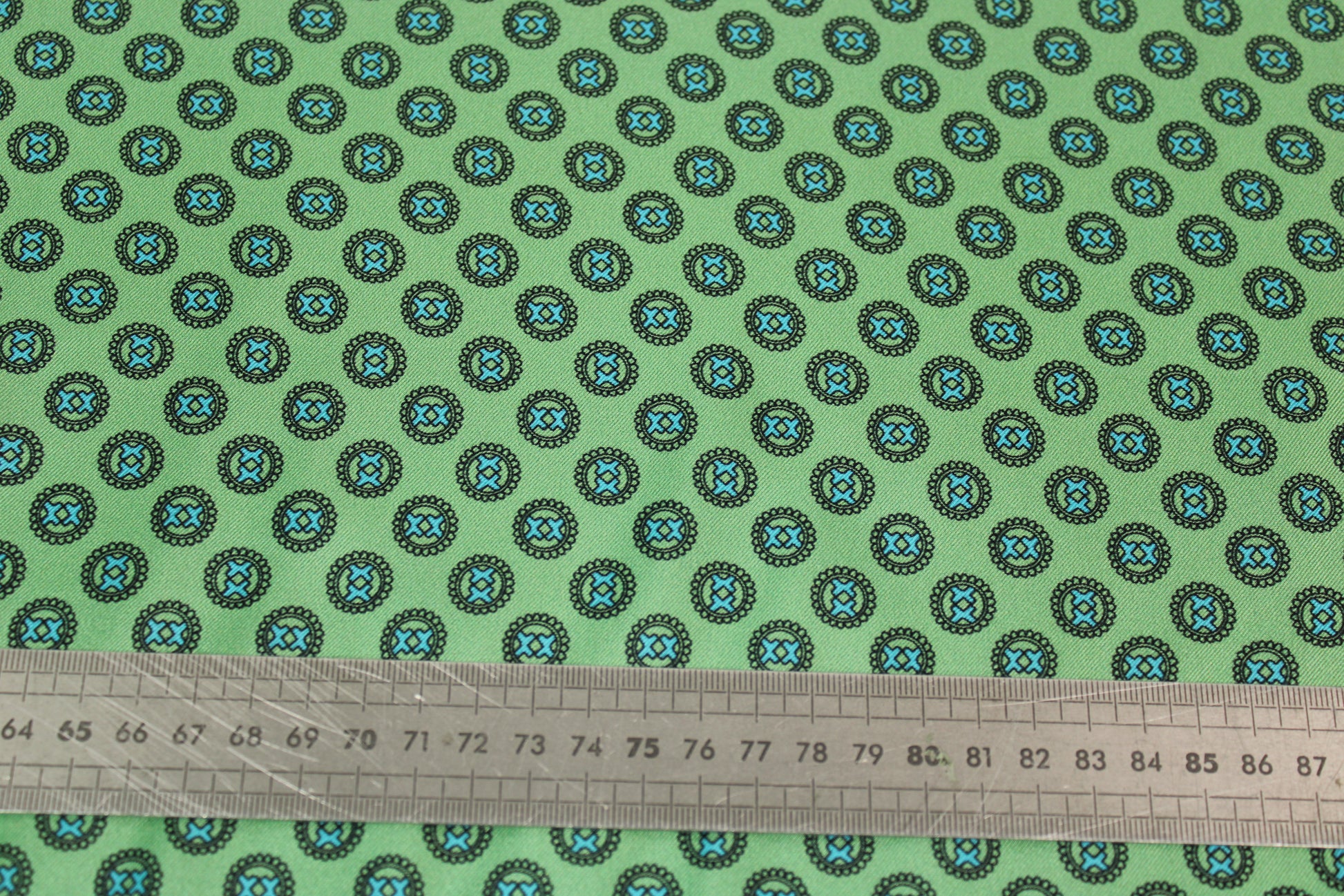 Tissu twill de soie - imprimé circulaire - vert d'eau et bleu - photo 5/5 | So Tissus