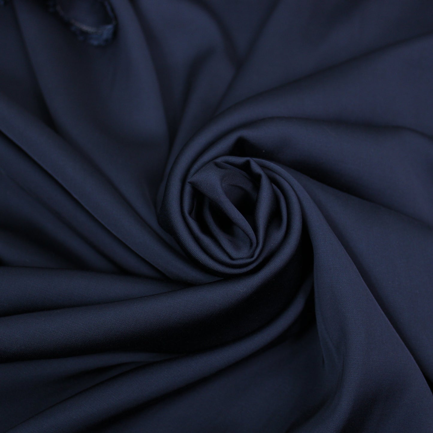 Tissu satin de viscose - bleu nuit - photo 1/4 | So Tissus