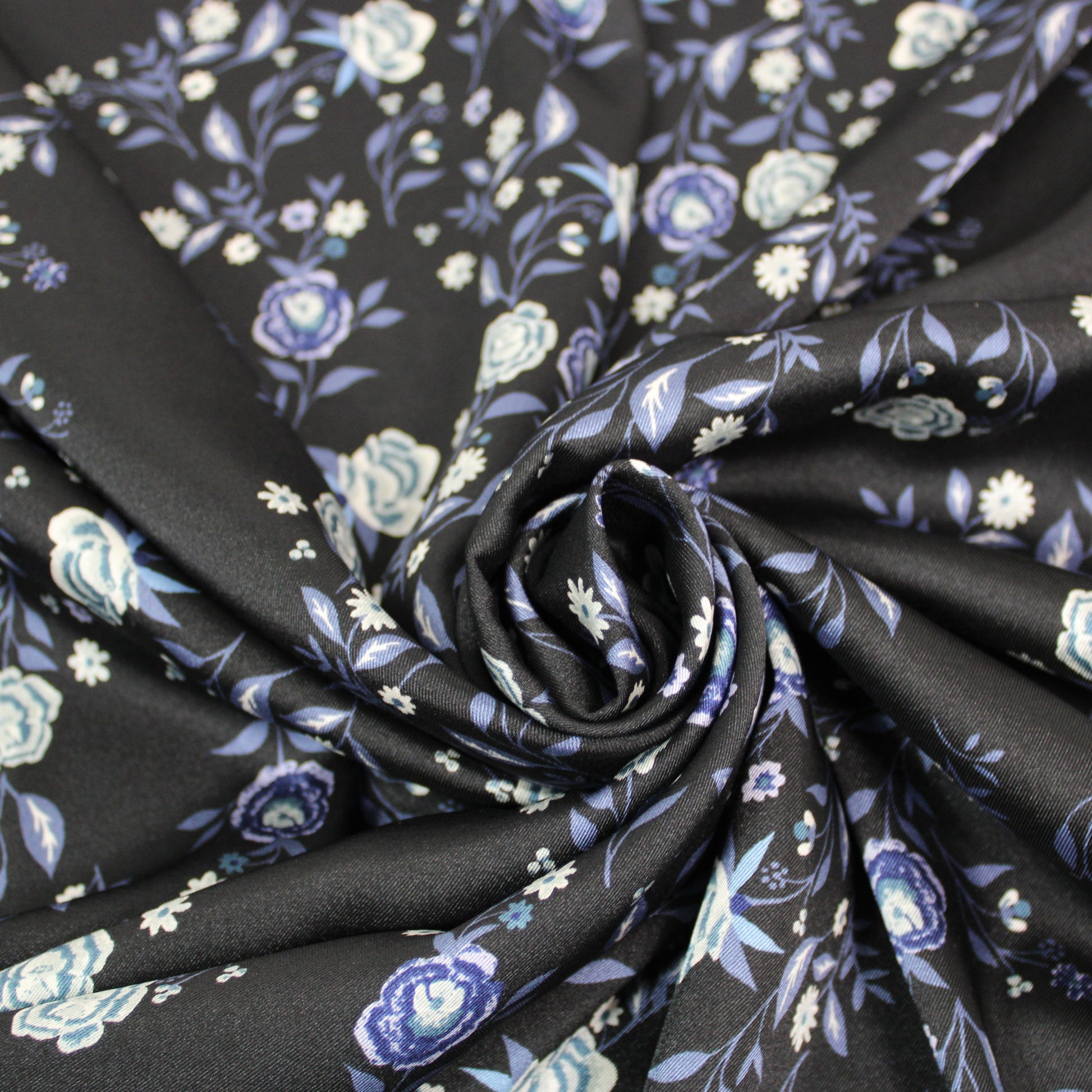 Tissu twill - imprimé fleuri - ton bleu marine - photo 1/5 | So Tissus