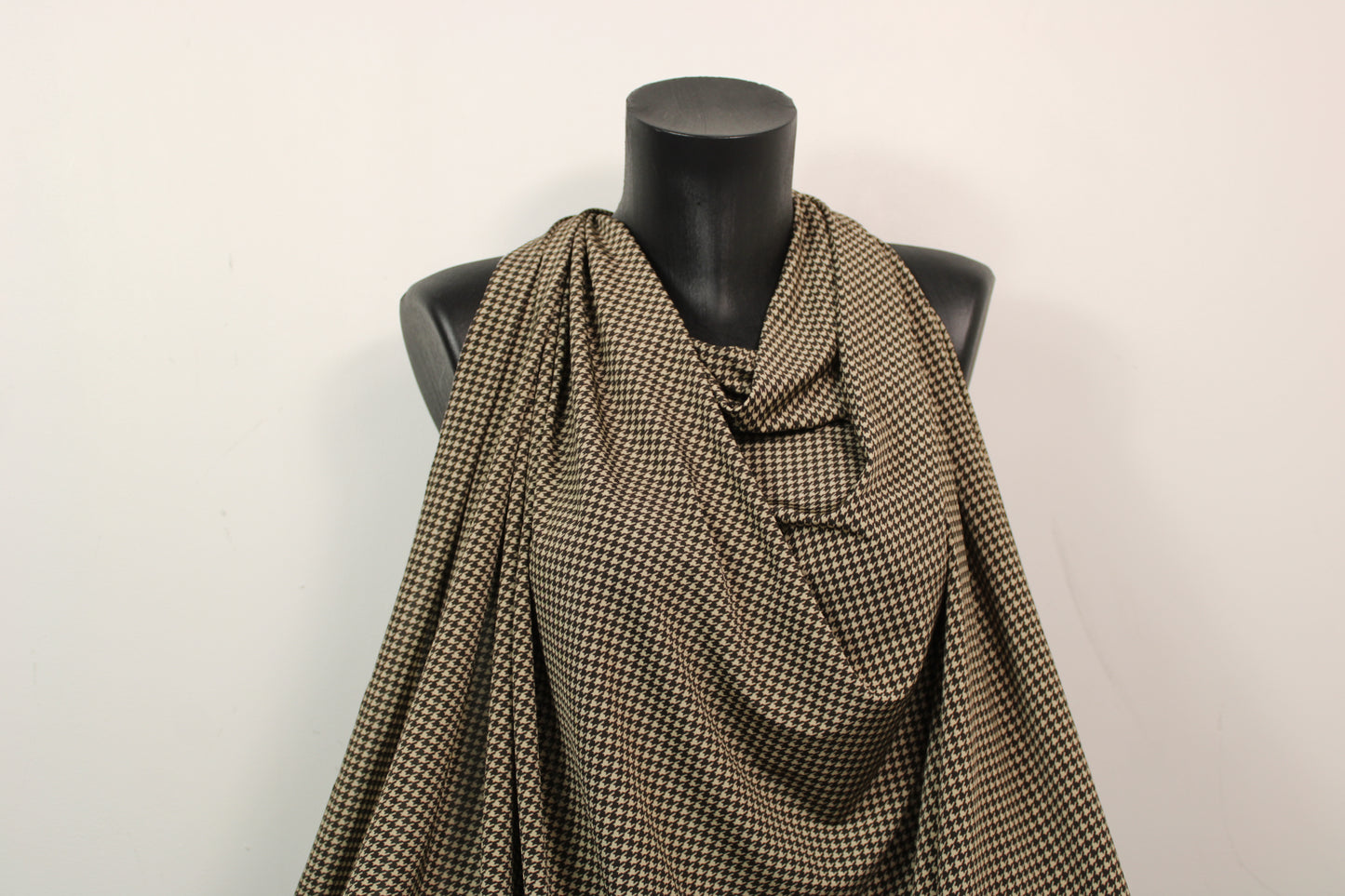 Tissu maille - imprimé pied de poule - marron et beige - photo 4/5 | So Tissus