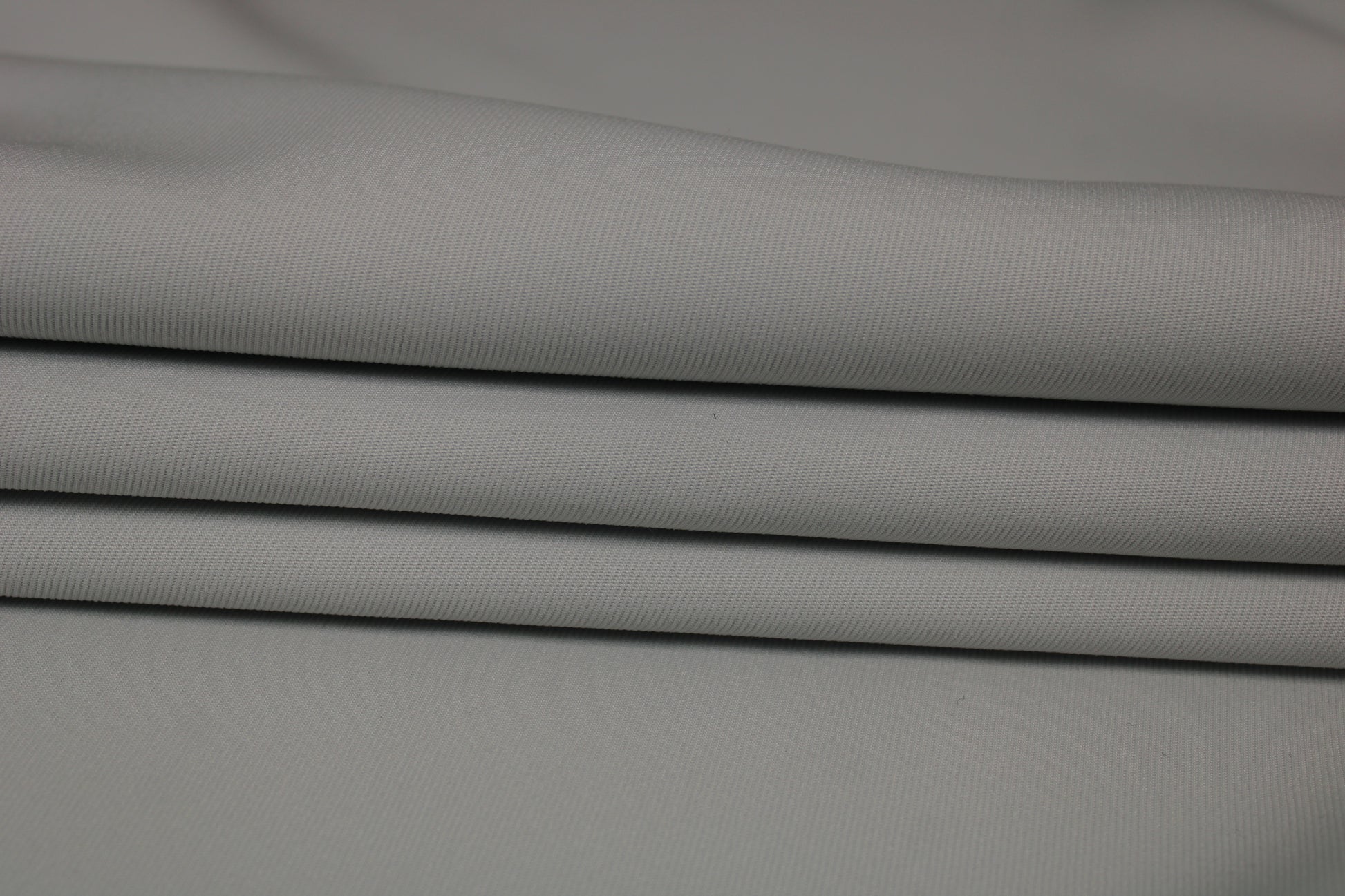 Tissu crêpe twill lourd - gris perle - photo 2/4 | So Tissus