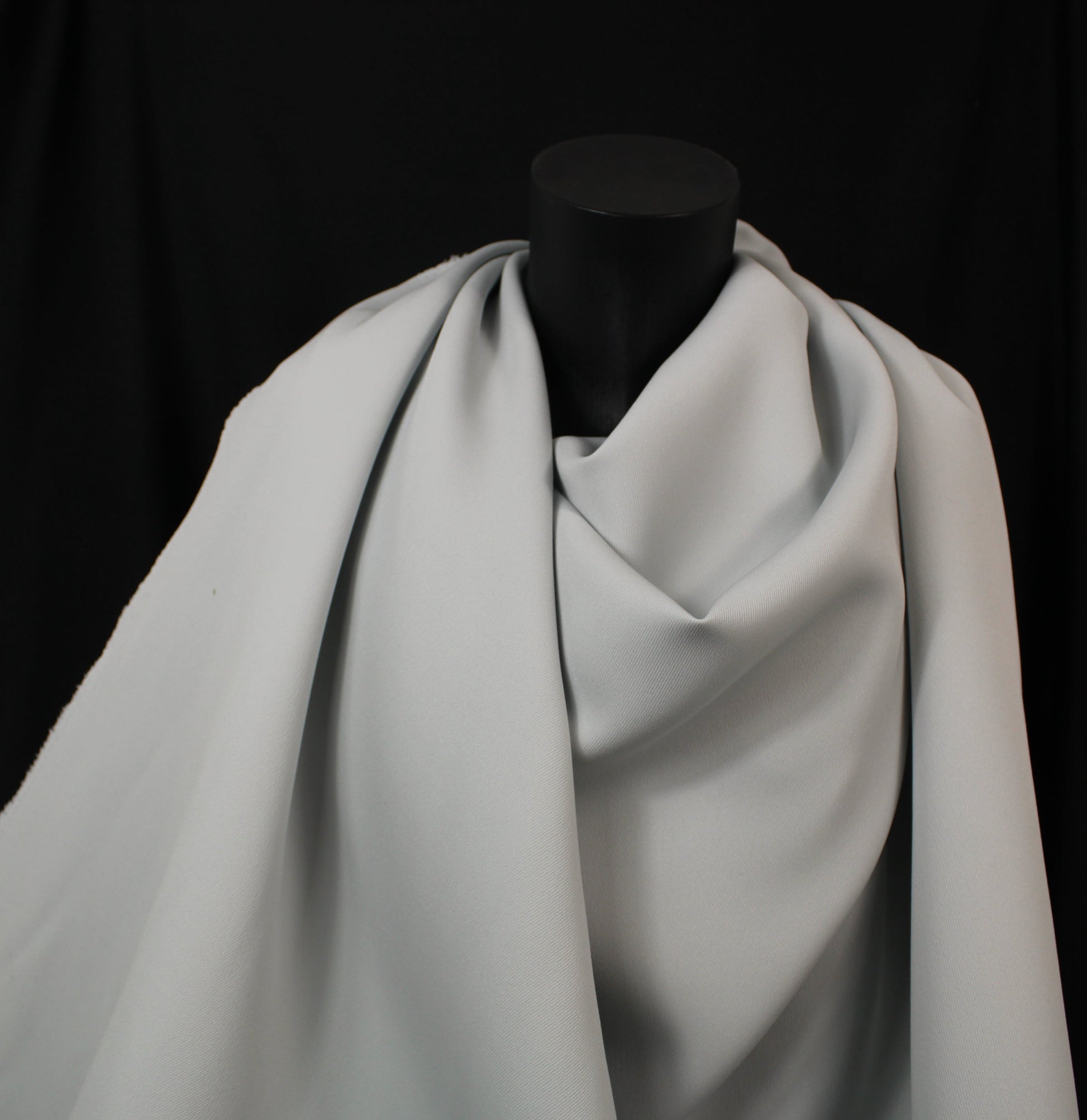 Tissu crêpe twill lourd - gris perle - photo 4/4 | So Tissus
