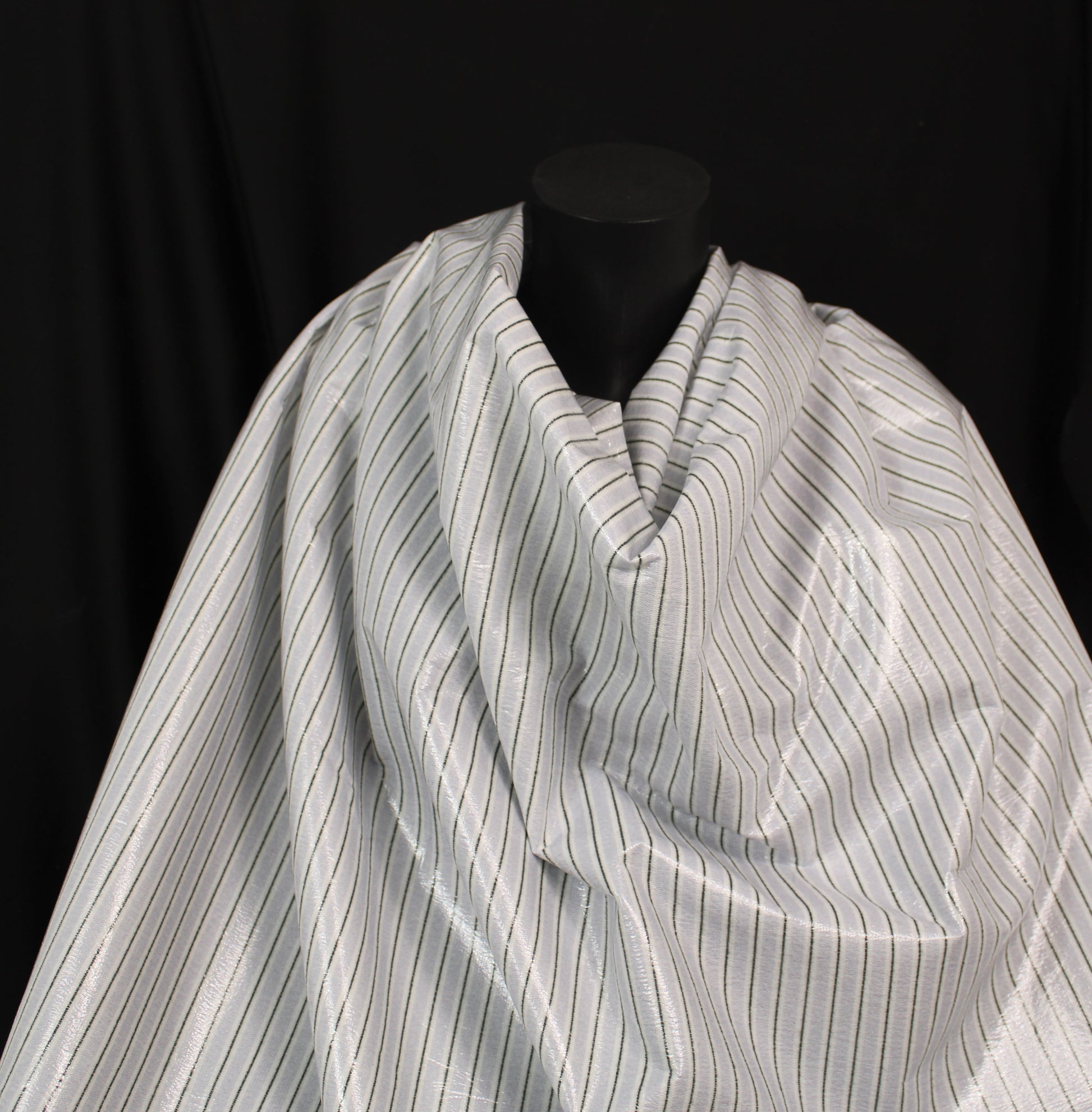 Tissu coton enduit  - à rayure - blanc bleu et noir - photo 4/5 | So Tissus
