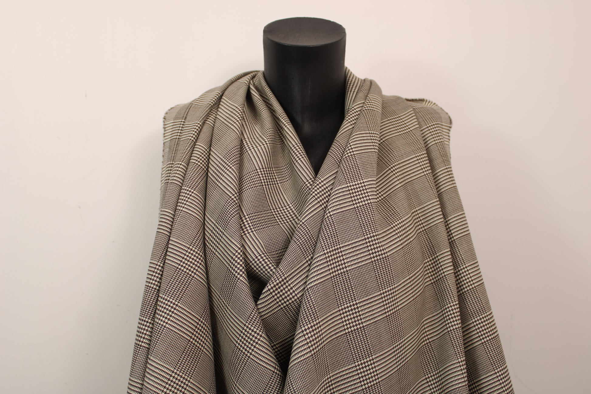 Tissu crêpe de laine stretch  - prince de galles - marron et beige - photo 4/5 | So Tissus