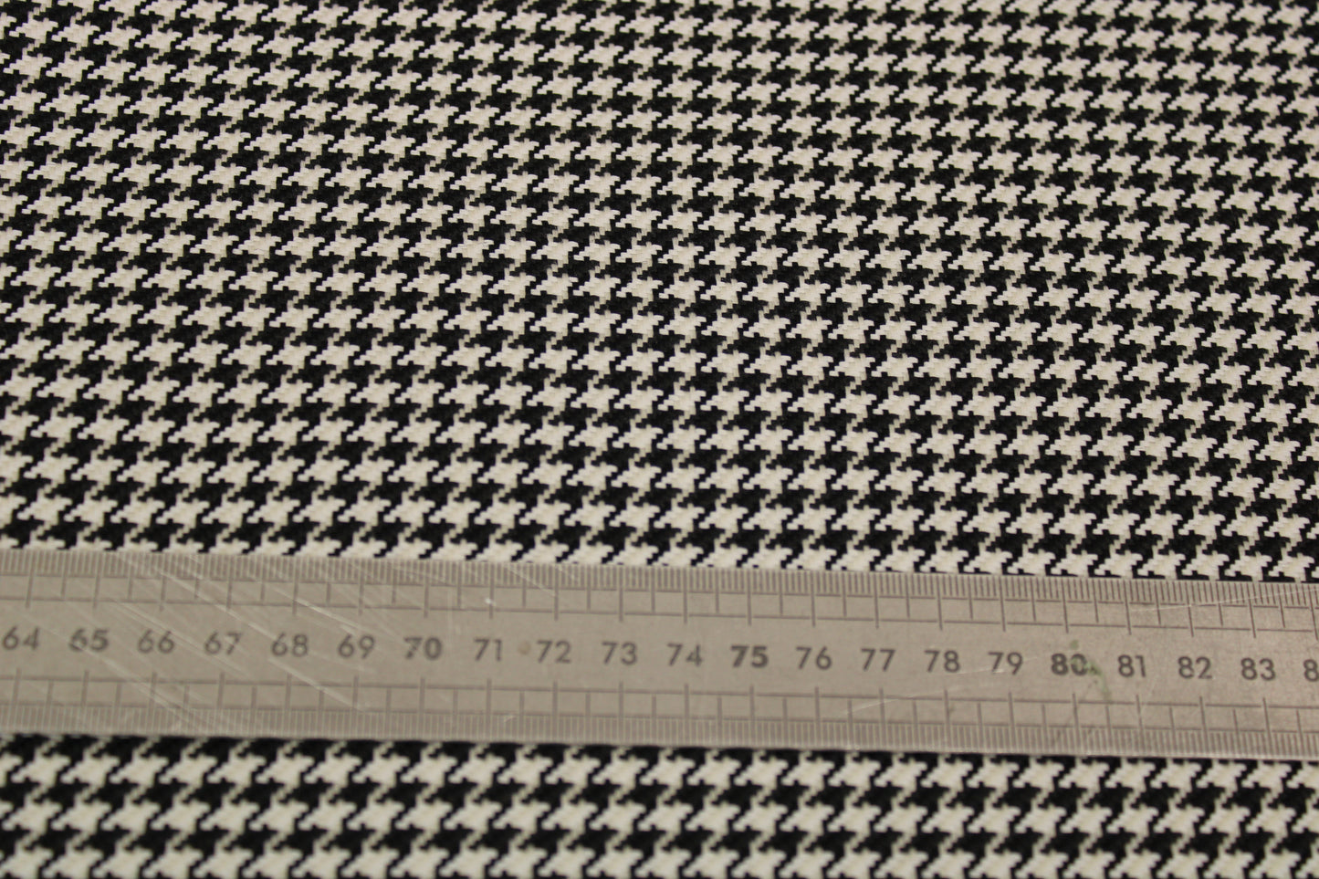 Tissu tweed - imprimé pied de poule - noir et blanc - photo 5/5 | So Tissus