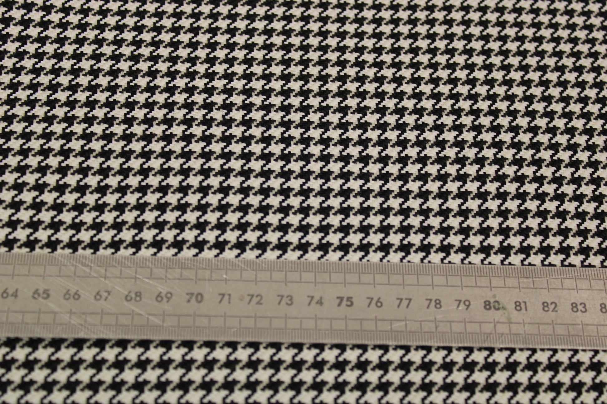 Tissu tweed - imprimé pied de poule - noir et blanc - photo 5/5 | So Tissus