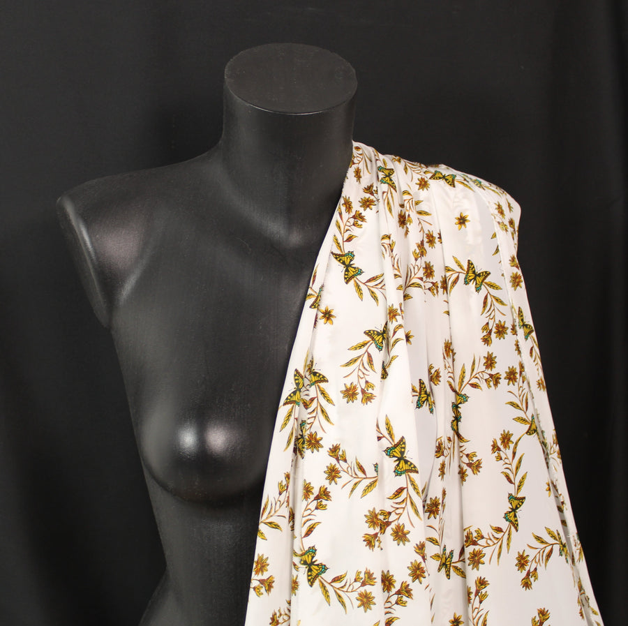 Tissu viscose - imprimé fleurs et papillons - ton blanc