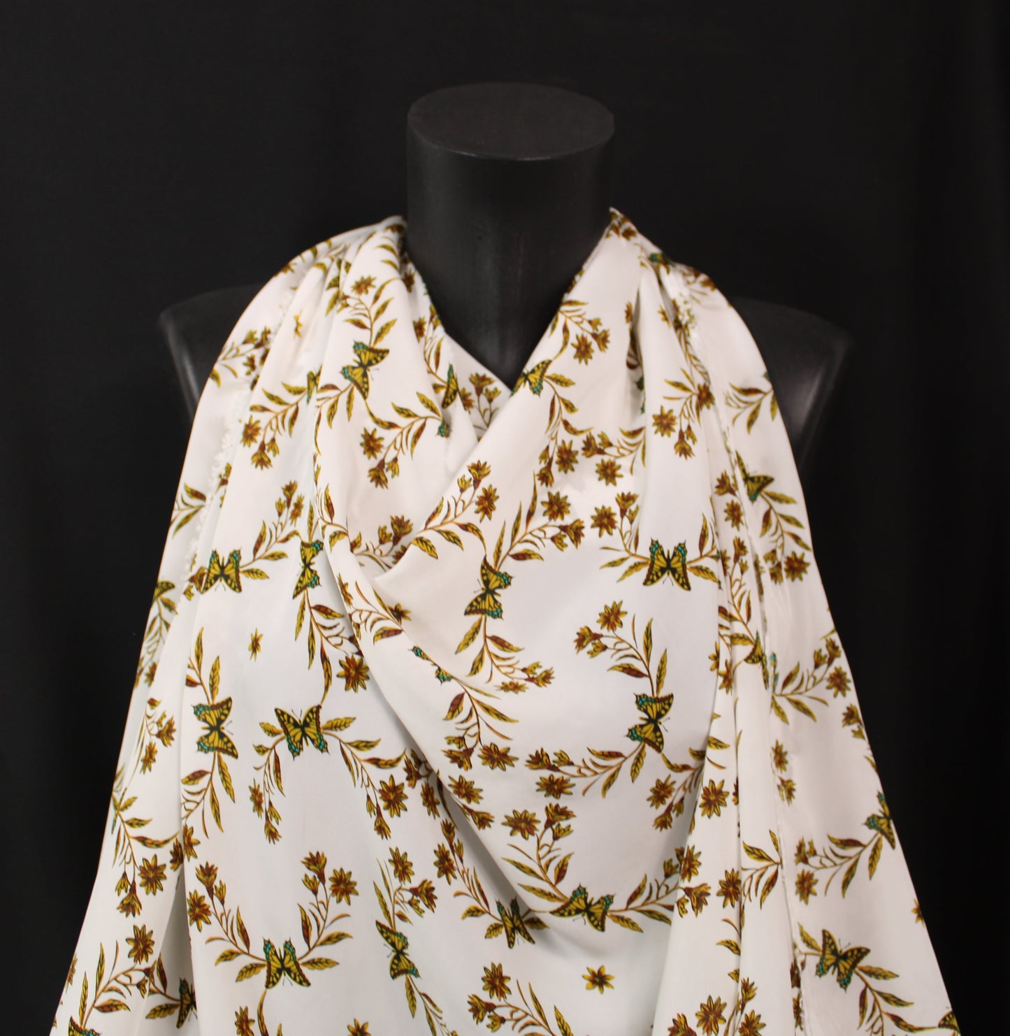 Tissu viscose - imprimé fleurs et papillons - ton blanc - photo 4/5 | So Tissus