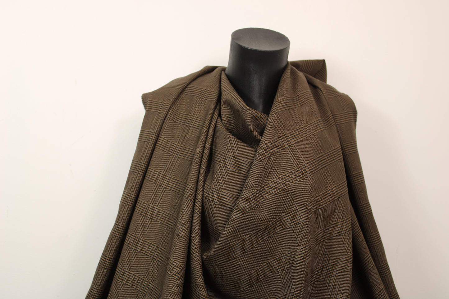 Tissu crêpe de laine - prince de galles - marron et noir - photo 4/5 | So Tissus
