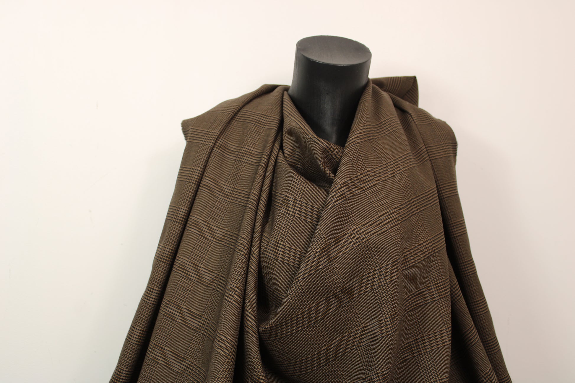 Tissu crêpe de laine - prince de galles - marron et noir - photo 4/5 | So Tissus