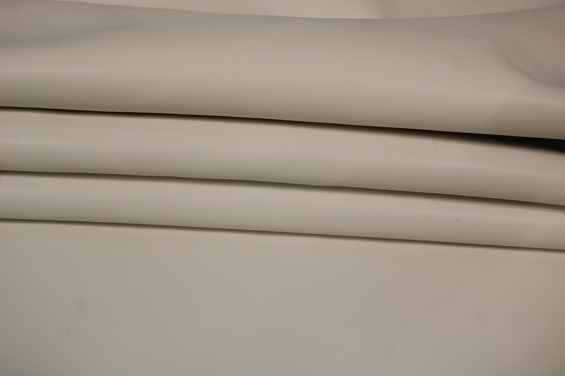 Tissu simili cuir - blanc - photo 2/4 | So Tissus