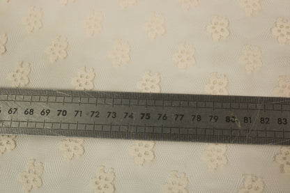 Tissu tulle brodé - motif fleuri - écru rosé - photo 5/6 | So Tissus