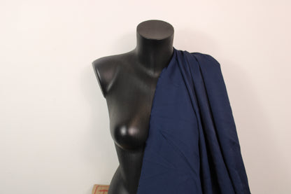 Tissu twill viscose - bleu marine - photo 3/4 | So Tissus