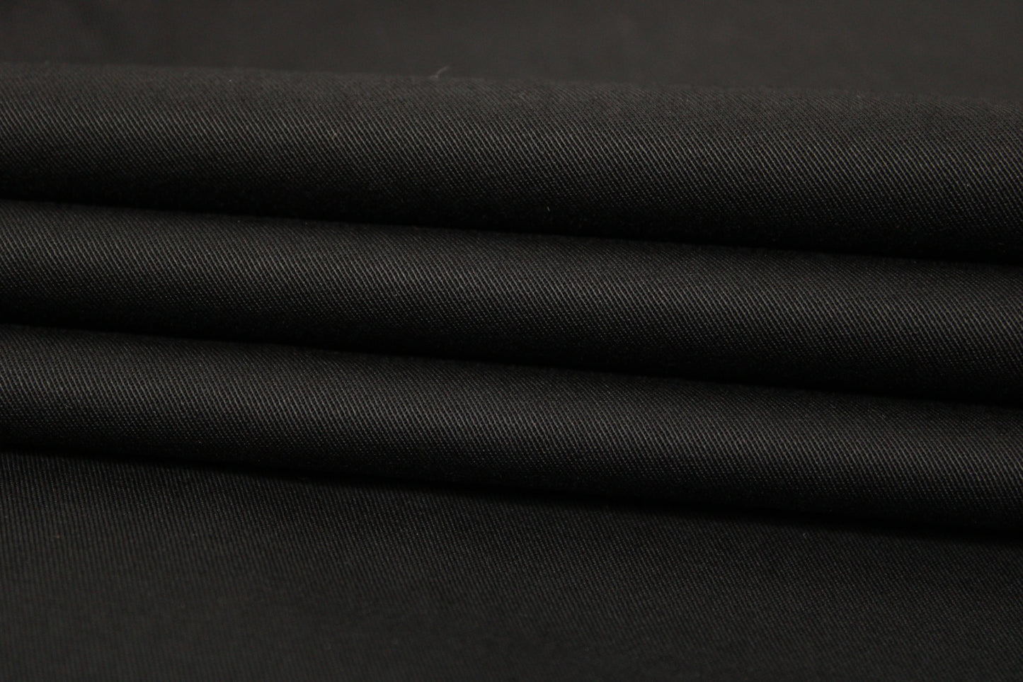 Tissu gabardine imperméable - noir - photo 2/4 | So Tissus