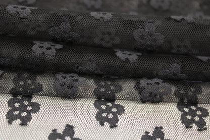 Tissu tulle brodé - motif fleuri - noir - photo 2/5 | So Tissus
