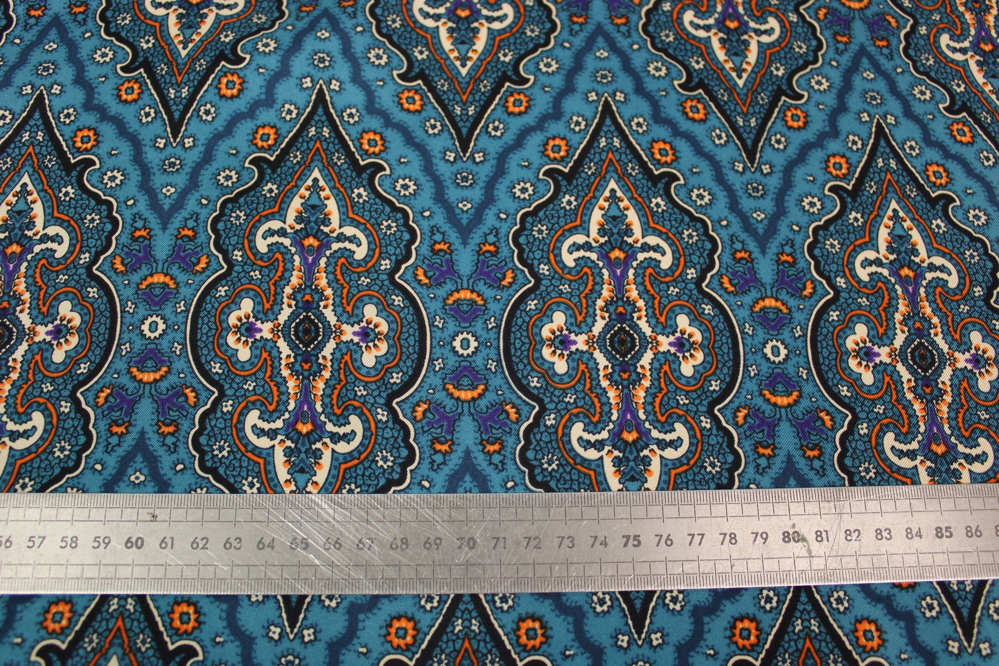 Tissu twill de soie - imprimé cachemire - ton bleu et orange - photo 5/5 | So Tissus