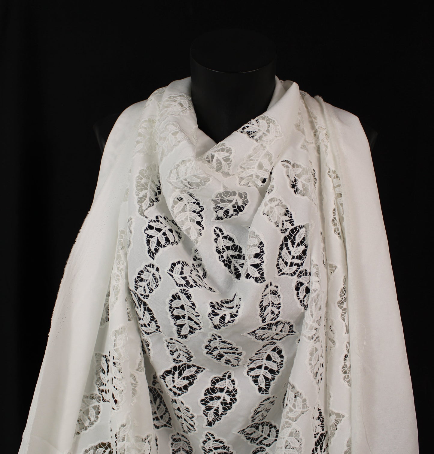 Tissu broderie anglaise - motif fleuri - blanc - photo 3/5 | So Tissus
