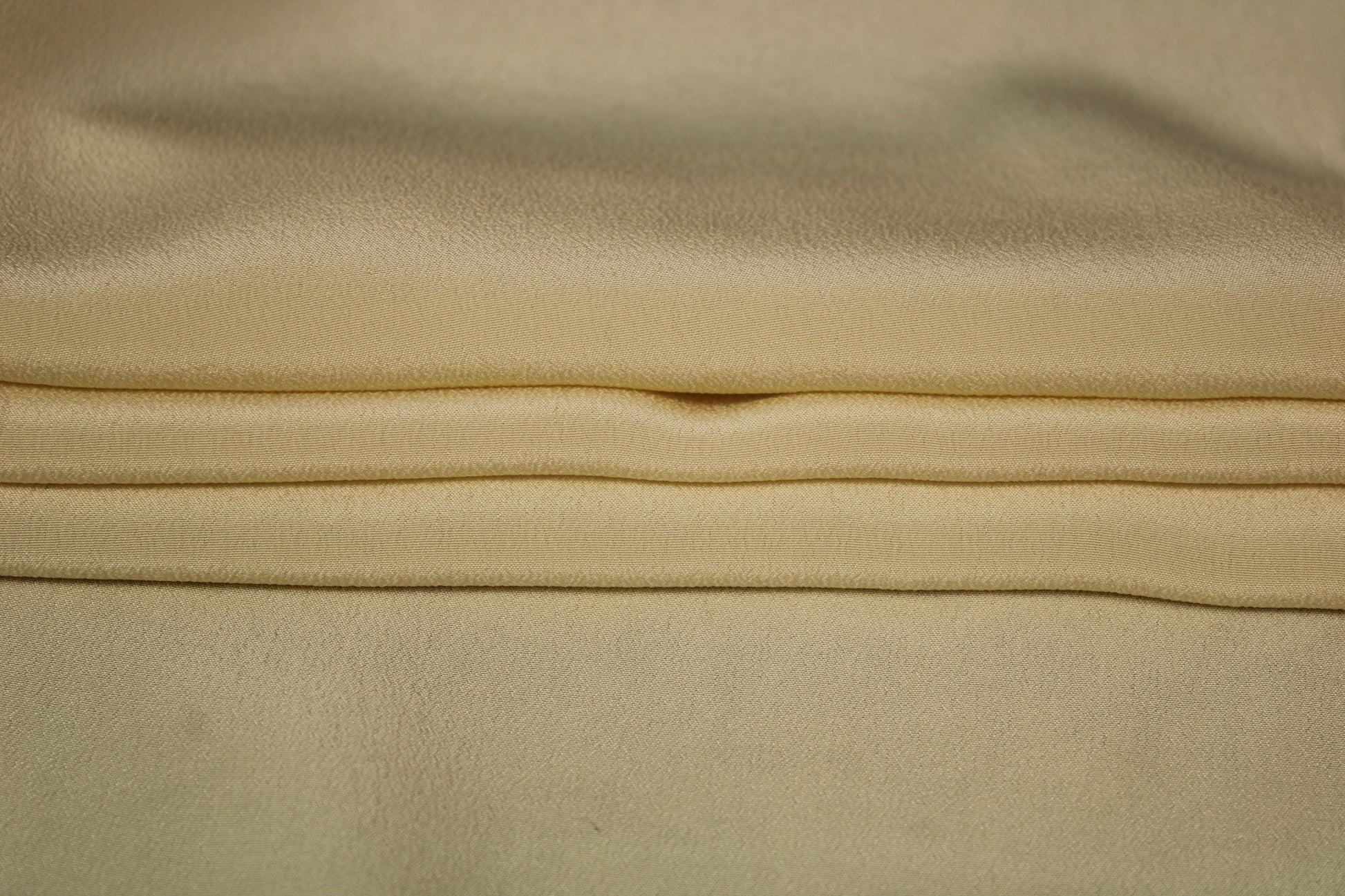 Tissu crêpe de soie lavé - vanille - photo 2/4 | So Tissus