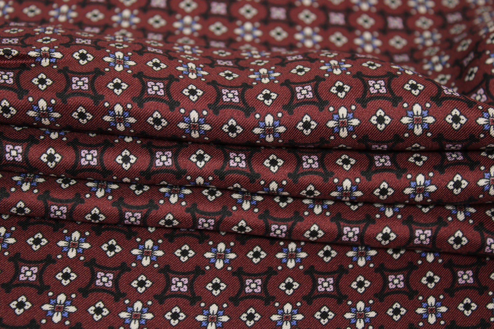 Tissu twill de soie - imprimé baroque - ton bourgogne - photo 2/5 | So Tissus