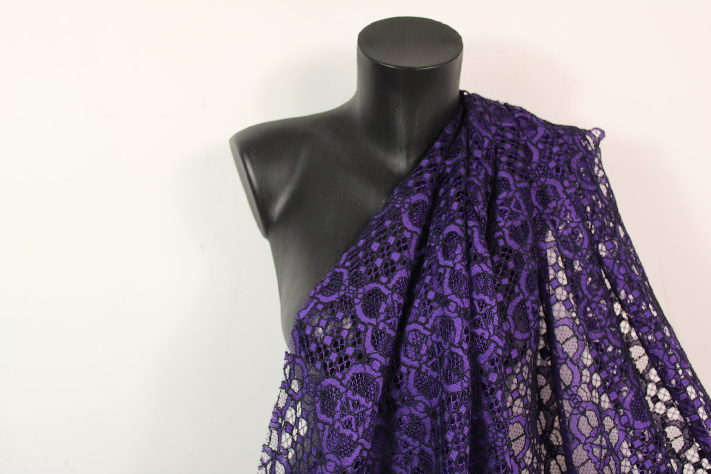 Tissu dentelle - violet et noir - photo 3/5 | So Tissus